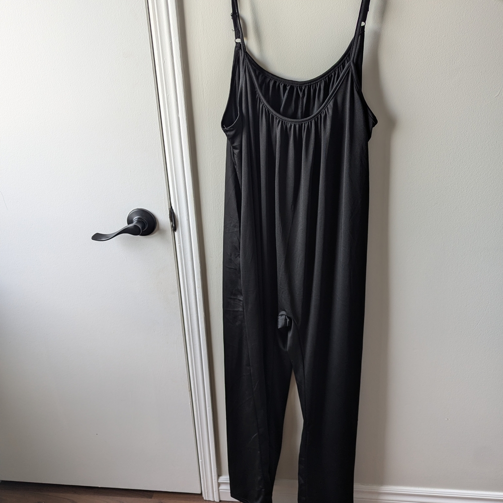NWOT Stylish Black Sleeveless Jumpsuit